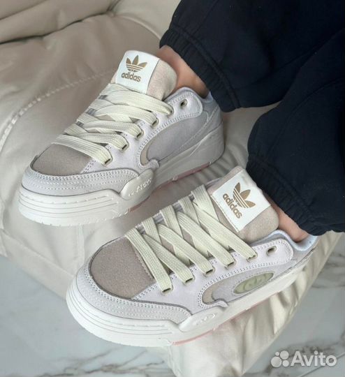 Кроссовки женские Adidas adi2000x