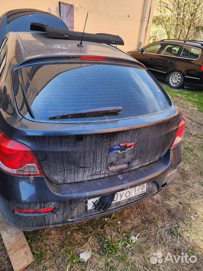 Chevrolet cruze крышка багажника