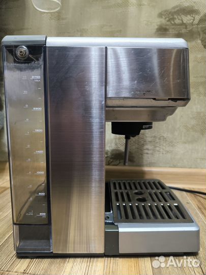 Рожковая кофемашина Bork C700