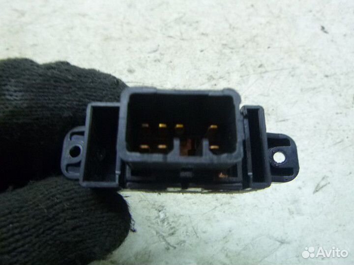 Кнопка стеклоподъемника hyundai solaris 2010