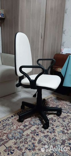 Компьютерное кресло
