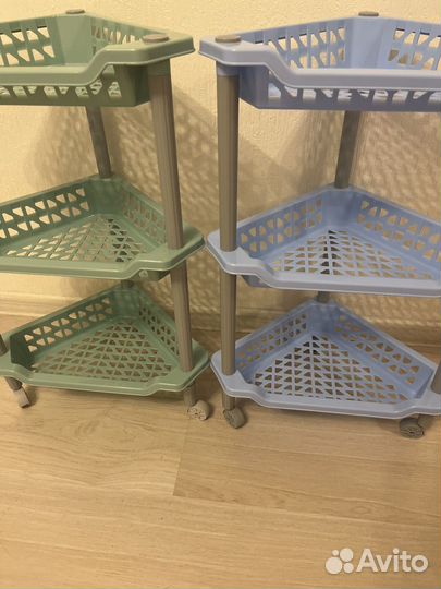 Этажерка треугольная пластиковая