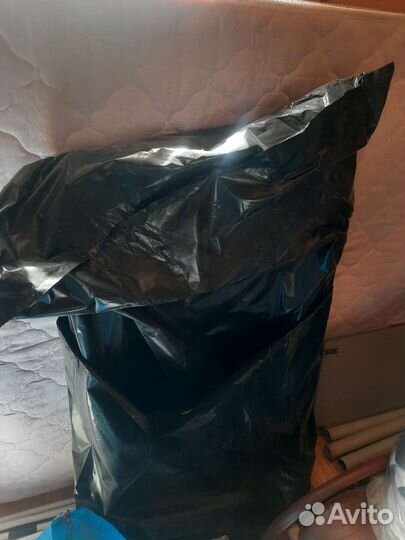 Детская кроватка с маятником и ящиком