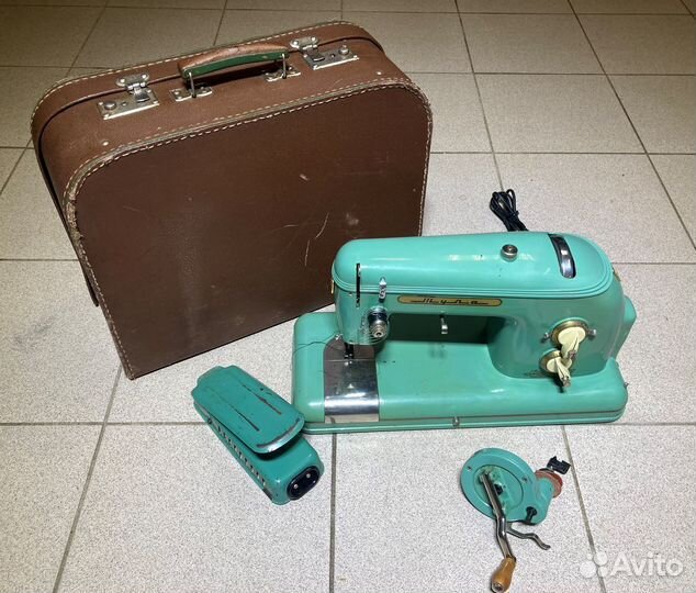 Швейная машинка 