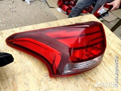 Левый фонарь в крыло рест Mitsubishi Outlander 3