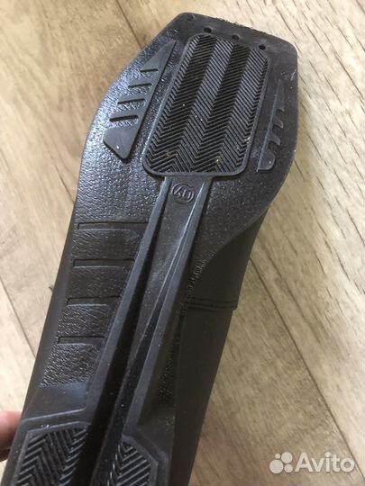 Продам лыжные ботинки 43 размер