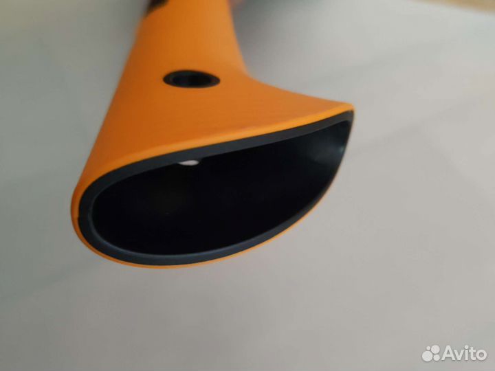 Топор fiskars x10
