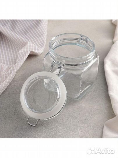 Банка стеклянная с крышкой