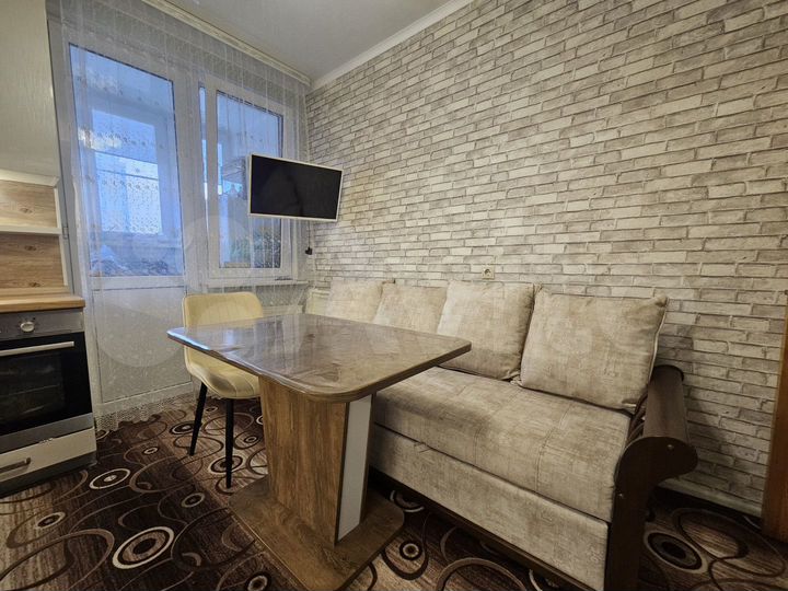 1-к. квартира, 40 м², 8/13 эт.