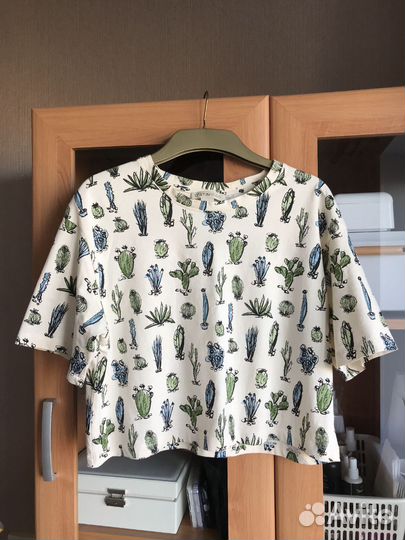 Укороченная женская футболка ostin