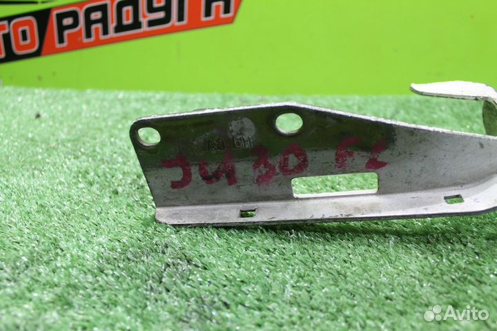 Петли капота nissan HU30,MU30,NU30,TNU30,TU30,U30