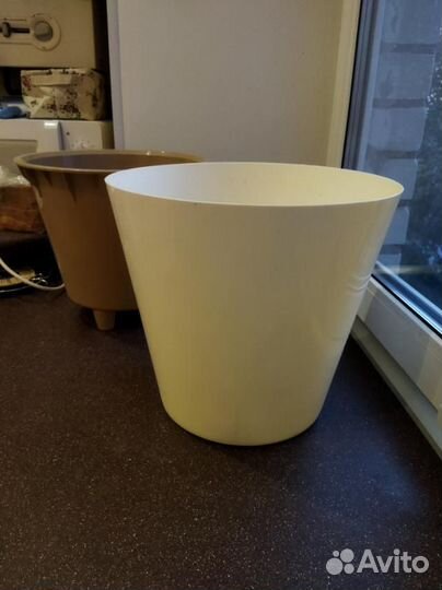 Горшок 15,7л на колесиках, с автополивом