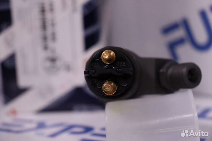 Форсунка топливная 0445120066