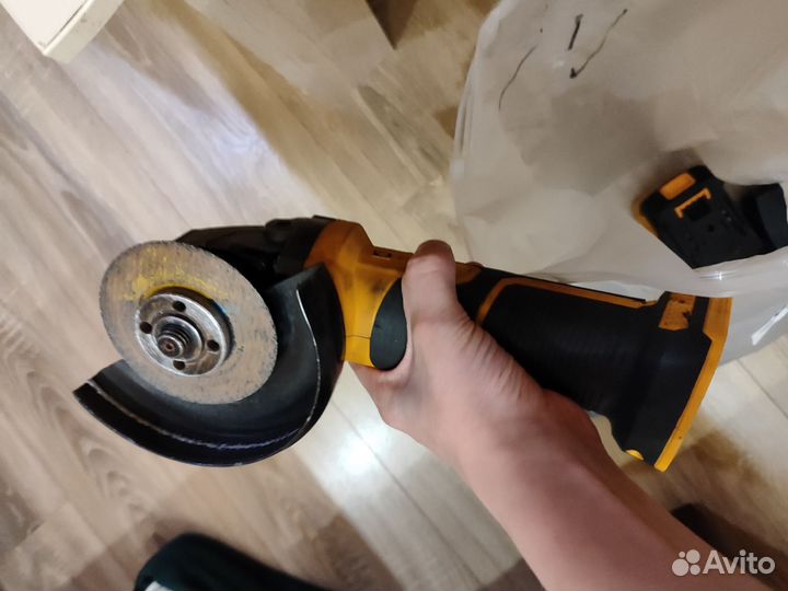 Аккумуляторная болгарка