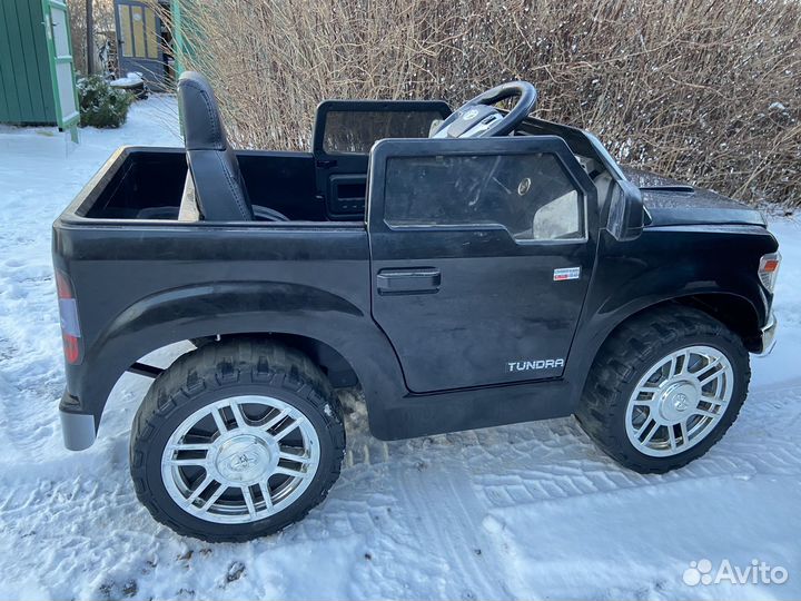 Детский электромобиль