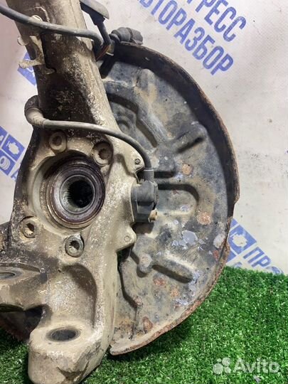 Кулак поворотный передний левый Audi A4 B6 седан