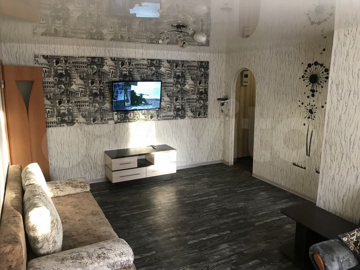 2-к. квартира, 47 м², 1/3 эт.