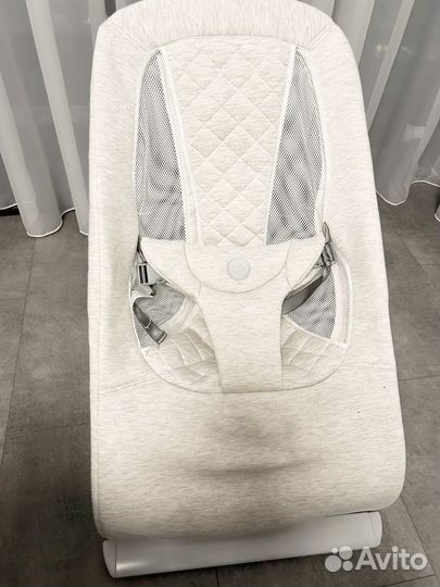 Шезлонг для новорожденных happy baby hugger