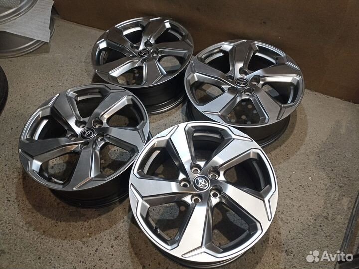 Эффектный оригинал Toyota Rav4 R18 5x114.3