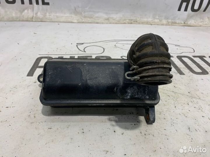 Резонатор воздушного фильтра Nissan Almera Classic