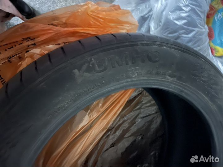 Kumho Ecsta PS71 SUV 285/45 R20 112Y