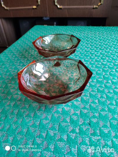 Пара вазочек янтарного оттенка стекло стекло СССР