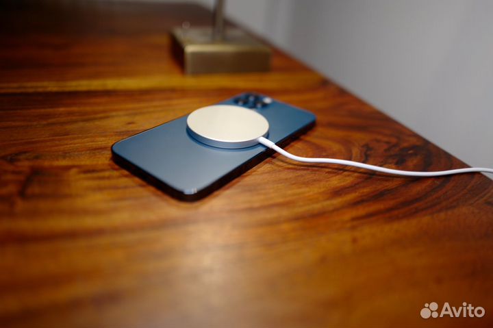 Беспроводная сетевая зарядка Apple MagSafe