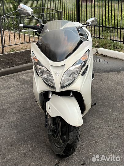 Suzuki SkyWave 250 Максискутер