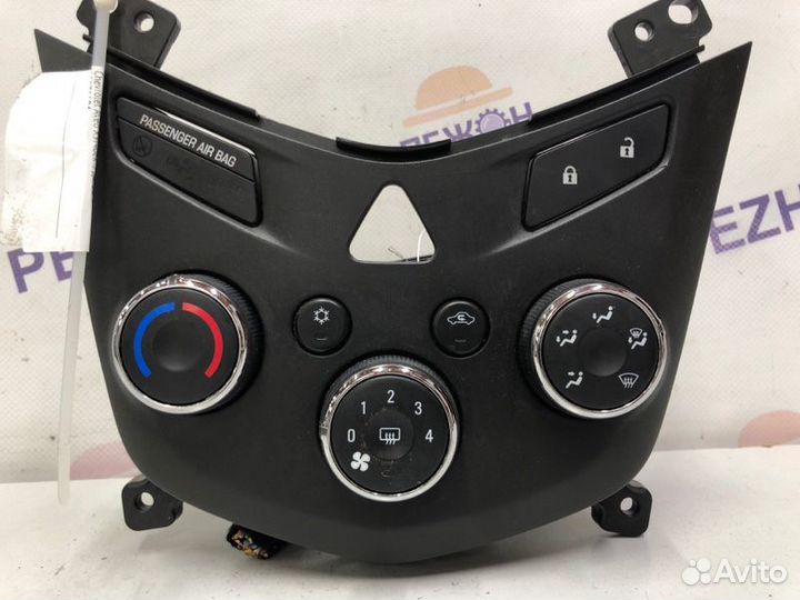 Блок управления кондиционером Chevrolet Aveo