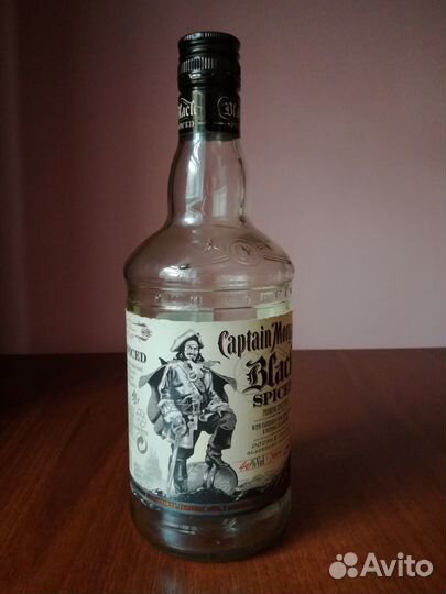 Бутылки от спиртных алкогольных напитков