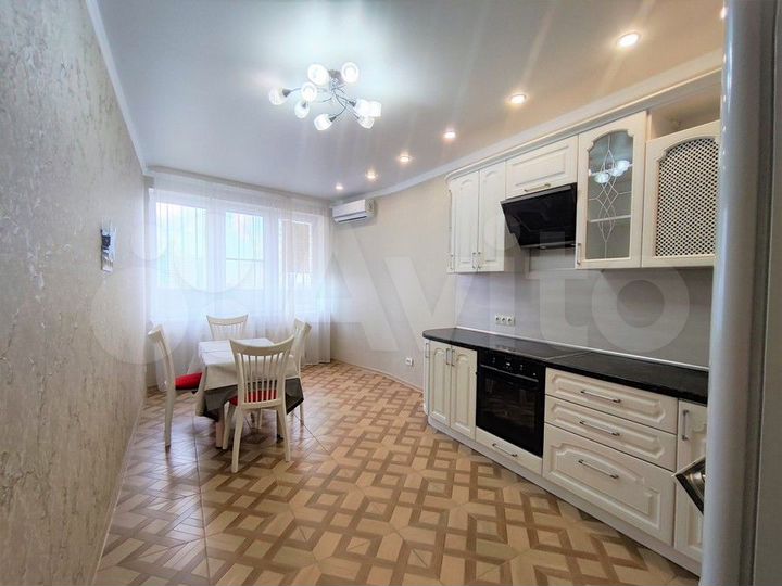 2-к. квартира, 79,3 м², 7/17 эт.