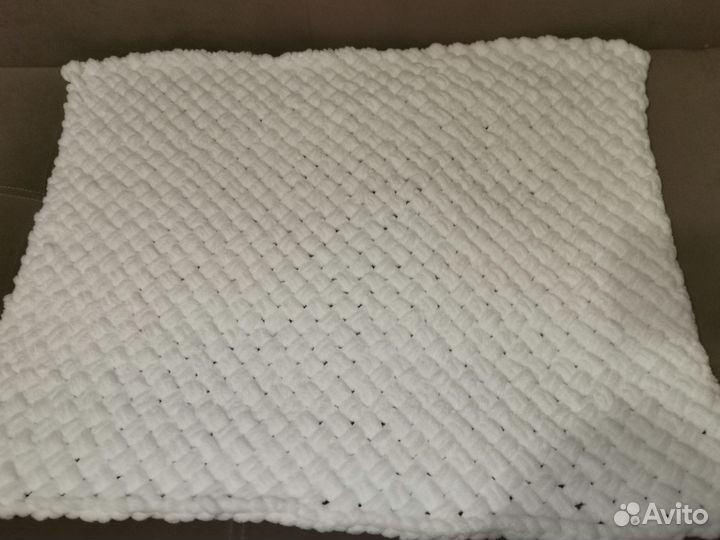 Детские пледы ручной работы из плюшевой пряжи