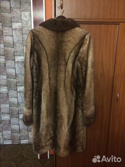 Продам мутоновую шубу