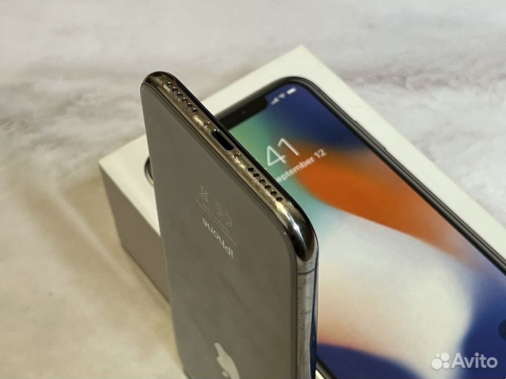 iPhone X, 64 ГБ