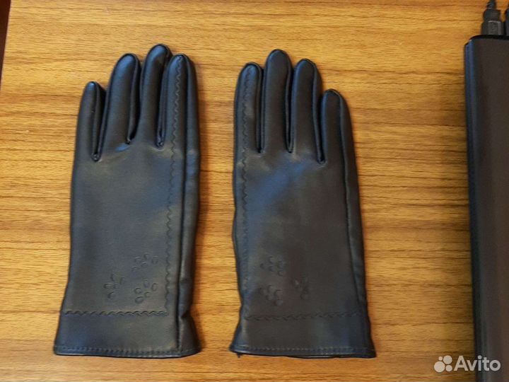 Кожанные перчатки женские