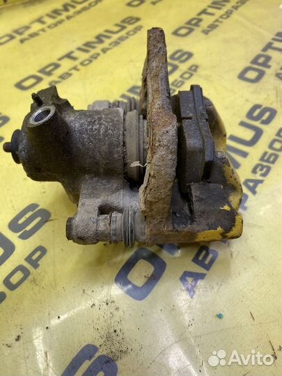 Суппорт задний правый Volkswagen Passat B5