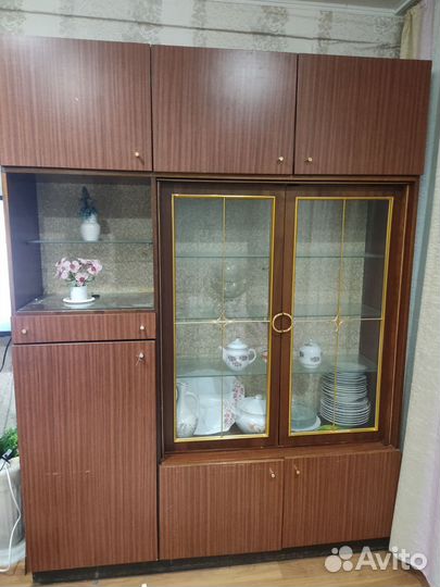 Шкаф сервант