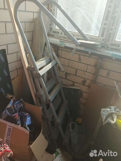 Лестница для бассейна