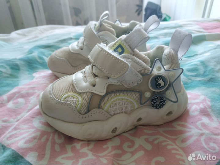 Кроссовки детские