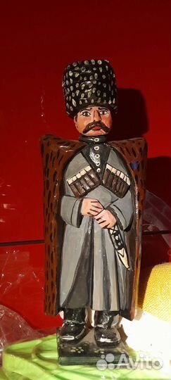 Деревянные статуэтки