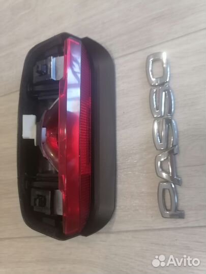 Запчасти от задней двери