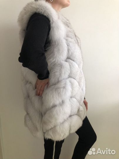 Меховой жилет из песца