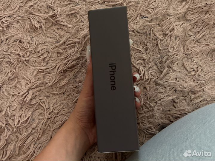 Коробка от iPhone 8 plus