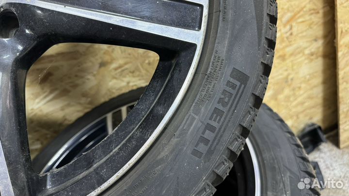 Pirelli Ice Zero 2 235/45 R18