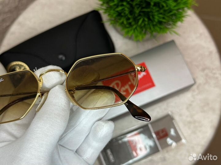 Солнцезащитные очки Ray-Ban