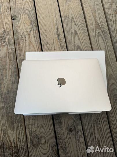 Apple MacBook Pro 13 TB 2019 core i5/8/256 Silver