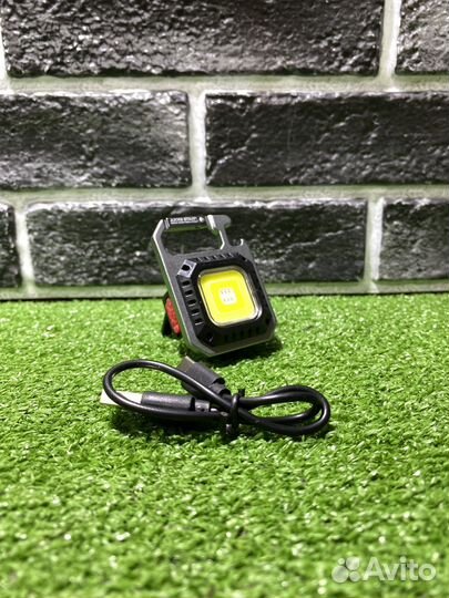 Компактный фонарь махина