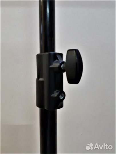 Manfrotto 008B,стойка с колесами