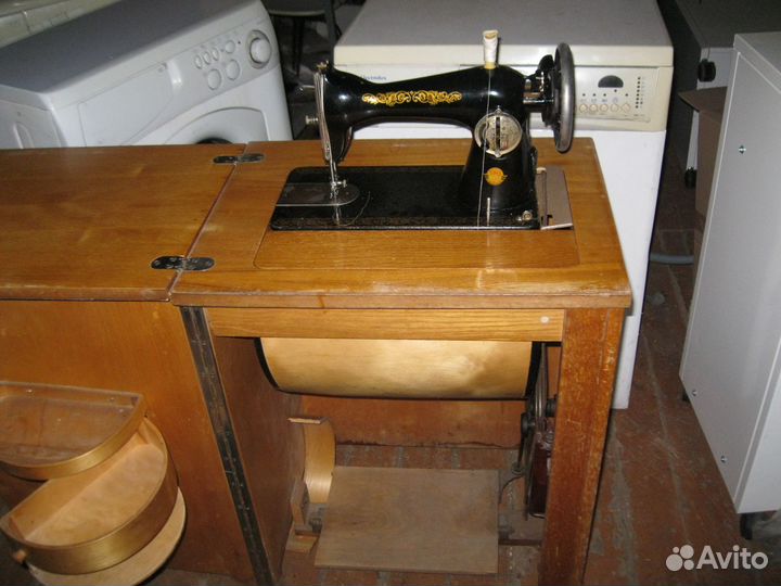 Швейная машинка подольская ножная