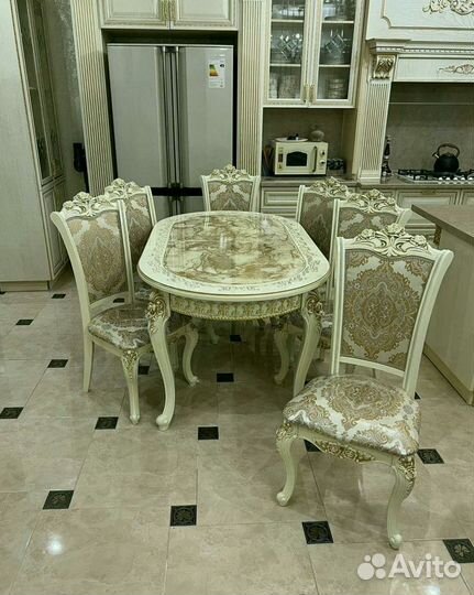 Комплект стол и стулья. В наличии